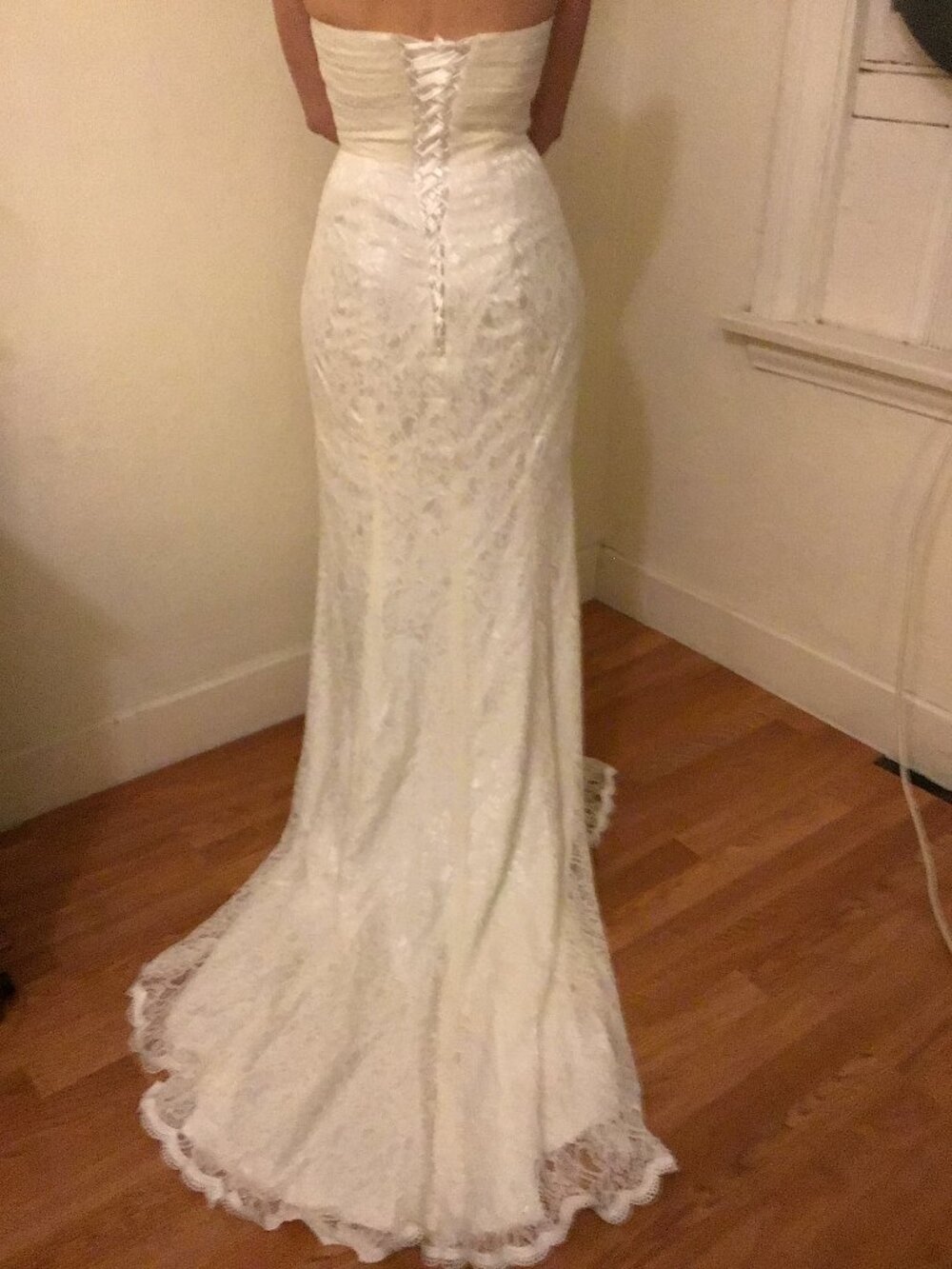 Elegant White Lace Wedding / Formal Gown – Adjustable Fit (Approx. Size 0–6) - Picture 8 of 14
